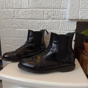 Dr. Martens Flora Chelsea Boots / Women’s 8-8.5
